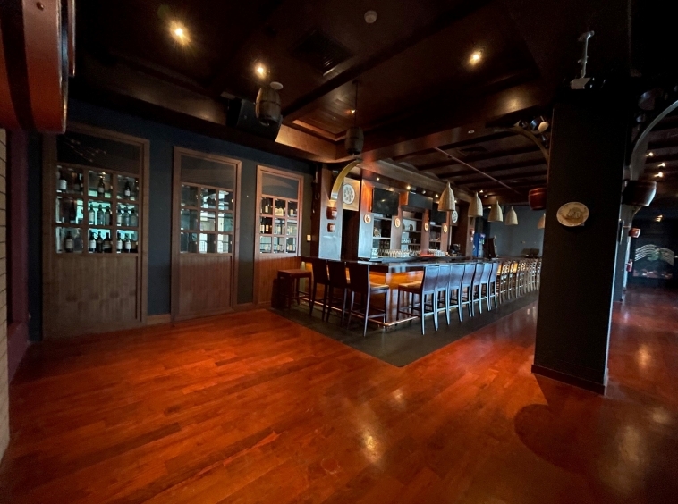 Pub Bar or Themed Restaurant | Equipped Kitchen | Ready for Business
